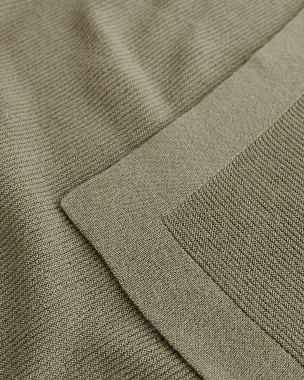 Merino wool blanket "Gust" artichoke
