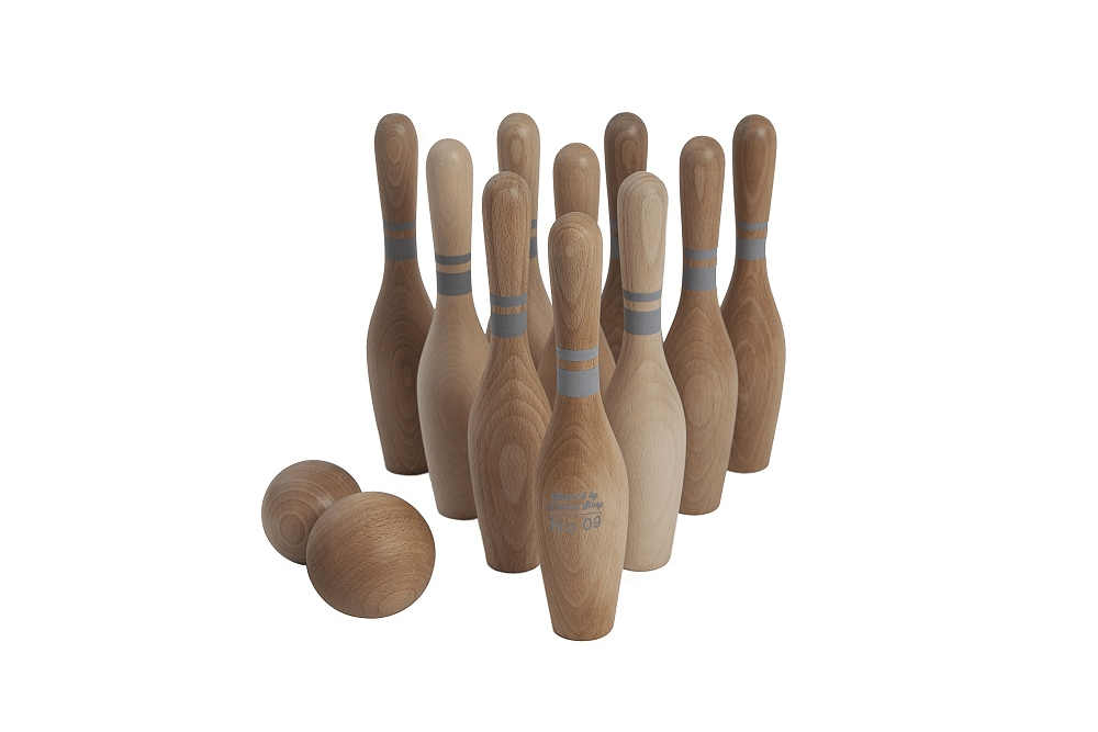 Wood bowling set natural colors