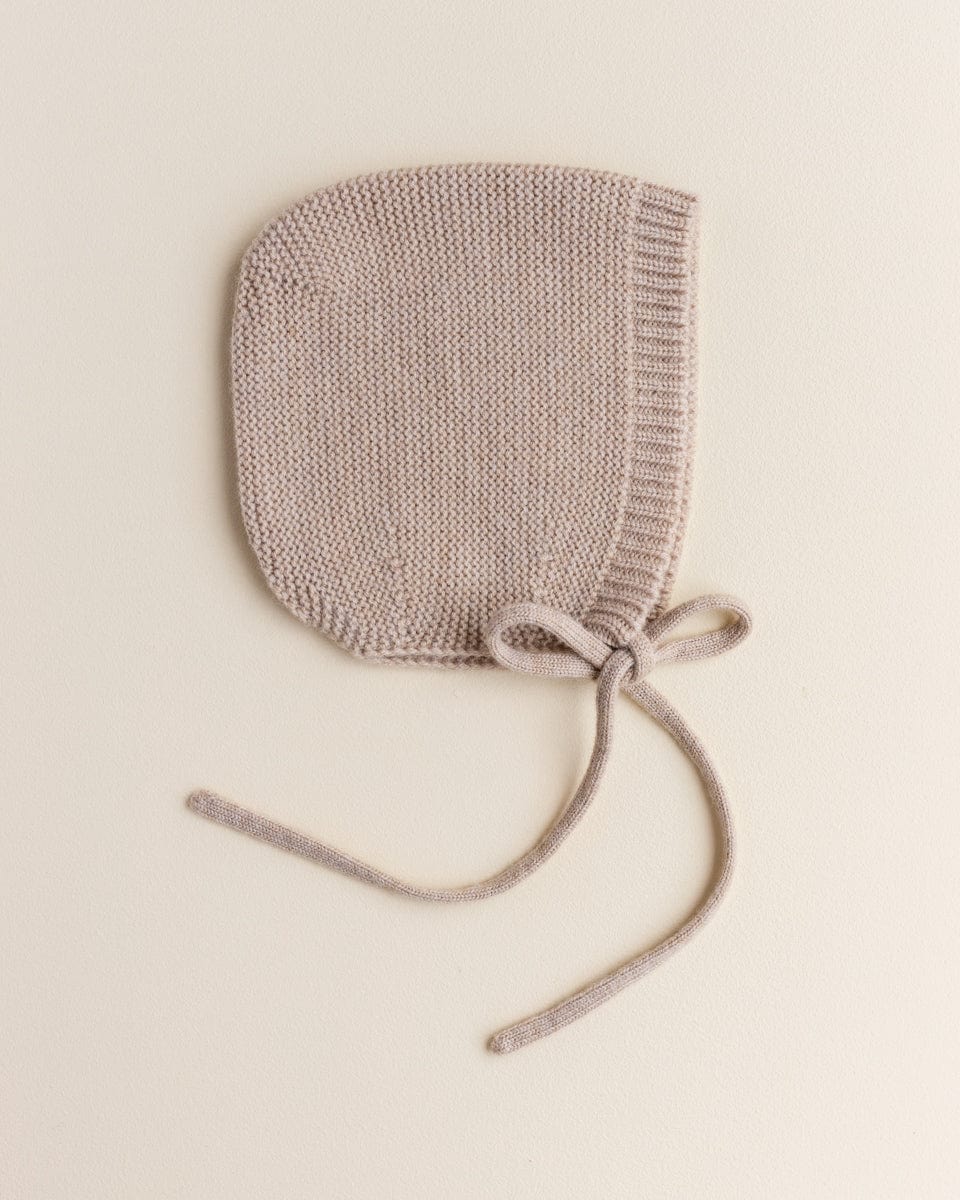 Haube Mütze aus weicher Merinowolle für Babys im Winter und Herbst in beige